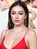 Delilah Belle Hamlin at 3rd Annual #REVOLVEawards in Hollywood