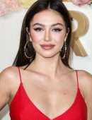 Delilah Belle Hamlin at 3rd Annual #REVOLVEawards in Hollywood