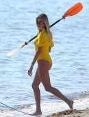 Hailey Baldwin Swimsuit Photoshoot on the Beach in Miami