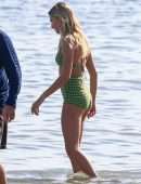 Hailey Baldwin Swimsuit Photoshoot on the Beach in Miami