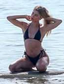 Hailey Baldwin Swimsuit Photoshoot on the Beach in Miami