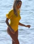 Hailey Baldwin Swimsuit Photoshoot on the Beach in Miami