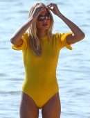 Hailey Baldwin Swimsuit Photoshoot on the Beach in Miami