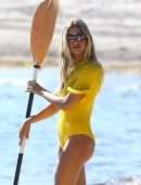 Hailey Baldwin Swimsuit Photoshoot on the Beach in Miami