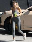 Hailey Baldwin Booty in Tights, Getting a Smoothie at Earthbar in West Hollywood