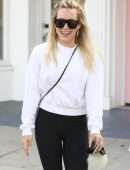 Hilary Duff Leaving a Nail Salon in Studio City