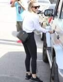 Hilary Duff Leaving a Nail Salon in Studio City