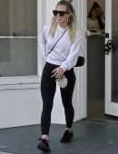 Hilary Duff Leaving a Nail Salon in Studio City