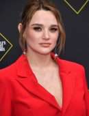Hunter King at 45th E! People's Choice Awards in Santa Monica