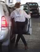 Kate Beckinsale Leaving a Doctor's Office in Beverly Hills