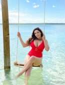 Kelly Brook Boobs in Red Swimsuit in the Bahamas