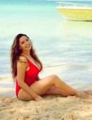 Kelly Brook Boobs in Red Swimsuit in the Bahamas