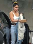 Vanessa Hudgens Booty in Jeans, Out for Lunch in Los Angeles