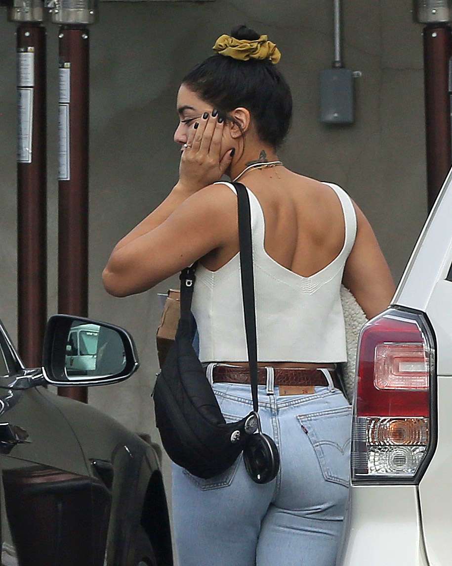 Vanessa Hudgens Booty in Jeans, Out for Lunch in Los Angeles