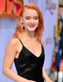 Zara Larsson at Netflix's "Klaus" Premiere in Westwood