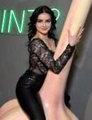 Ariel Winter Cleavage at Dumpling and Associates Pop-Up Art Exhibition in Los Angeles