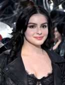 Ariel Winter Cleavage at Dumpling and Associates Pop-Up Art Exhibition in Los Angeles