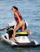 Kendall Jenner and Bella Hadid Booty in Bikini on the Beach in Miami