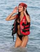 Kendall Jenner and Bella Hadid Booty in Bikini on the Beach in Miami