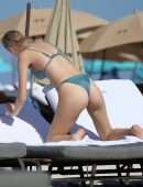 Daphne Groeneveld Booty in Green Bikini in Miami Beach, Florida