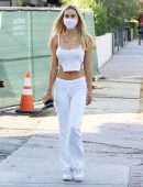 Alexis Ren Booty and Pokies at Moon Juice in Los Angeles