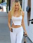 Alexis Ren Booty and Pokies at Moon Juice in Los Angeles
