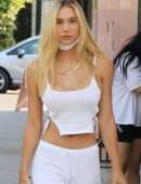 Alexis Ren Booty and Pokies at Moon Juice in Los Angeles