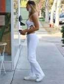 Alexis Ren Booty and Pokies at Moon Juice in Los Angeles