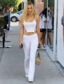 Alexis Ren Booty and Pokies at Moon Juice in Los Angeles