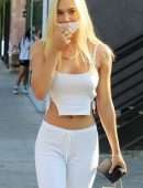 Alexis Ren Booty and Pokies at Moon Juice in Los Angeles