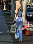 Alexis Ren Booty and Pokies at Moon Juice in Los Angeles