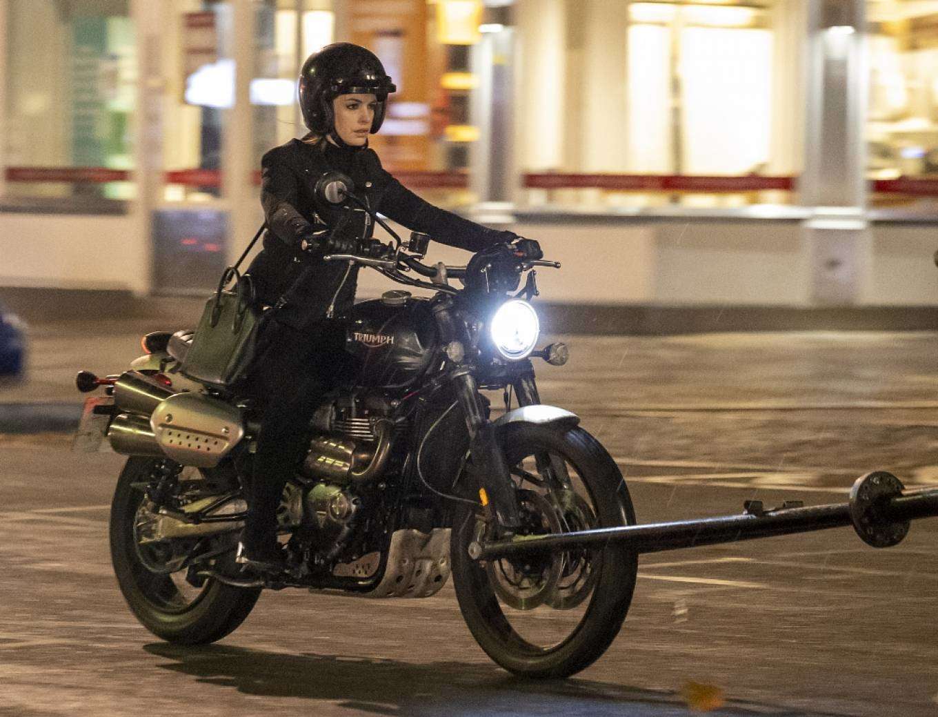 Anne Hathaway Riding a Bike, Filming Pandemic-Themed Film ‘Lockdown’ in London