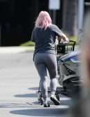 Ariel Winter Booty Outside Petco in Los Angeles