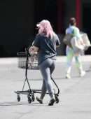 Ariel Winter Booty Outside Petco in Los Angeles