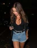 Chyna Ellis Cleavage, Arriving at Fish Restaurant in London