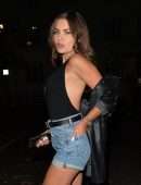 Chyna Ellis Cleavage, Arriving at Fish Restaurant in London