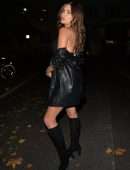 Chyna Ellis Cleavage, Arriving at Fish Restaurant in London