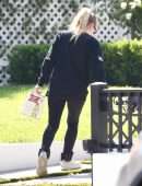 Dakota Fanning Booty, Spotted while taking Beer in Los Angeles