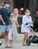 Dakota Fanning Pokies, Goes Out with Friends in Malibu