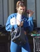 Elisabetta Canalis Booty, Outside Bristol Farms in Beverly Hills