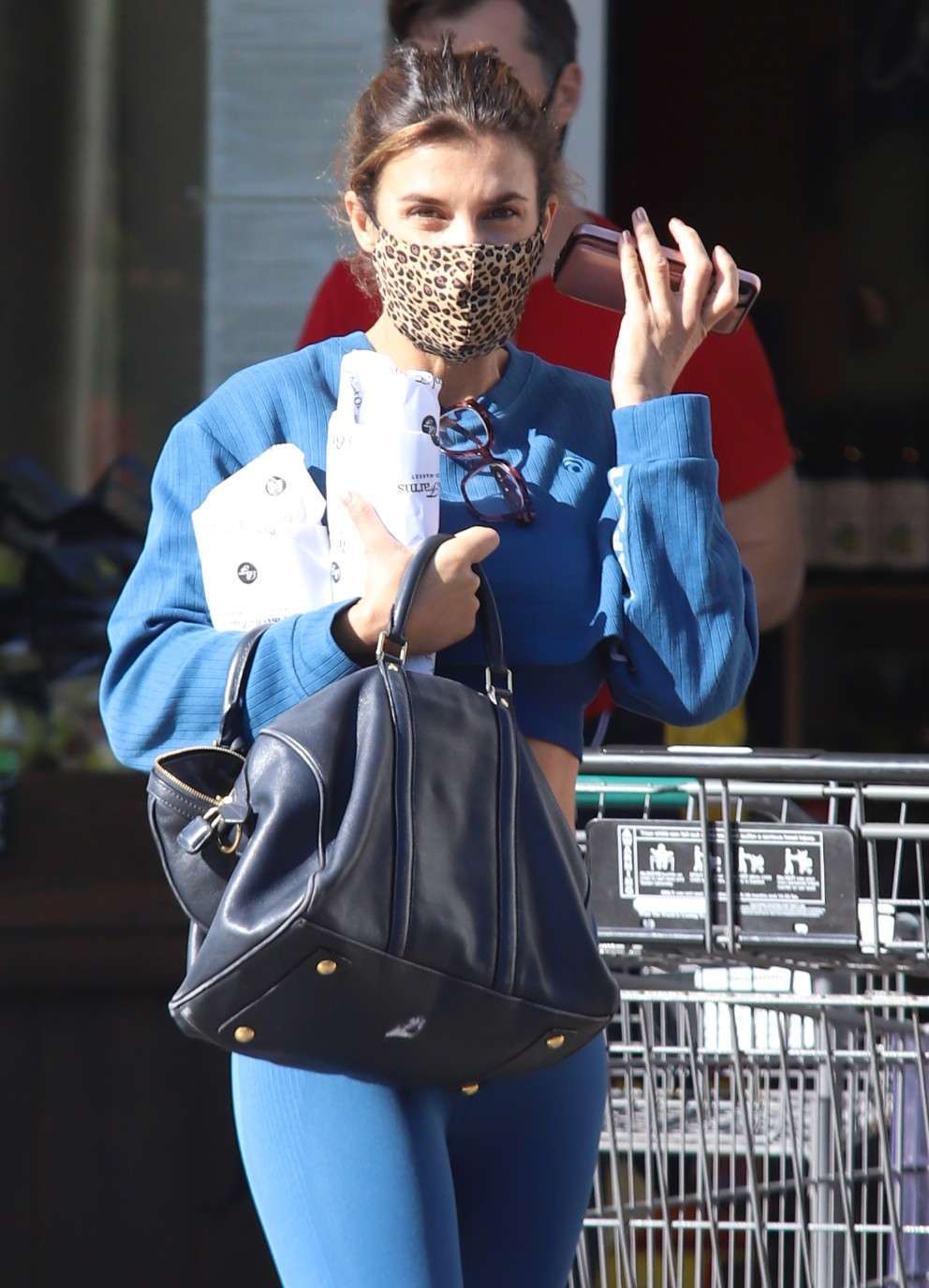 Elisabetta Canalis Booty, Outside Bristol Farms in Beverly Hills