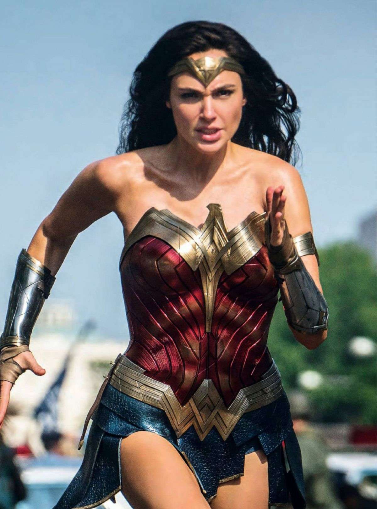 Gal Gadot in Cinemania Magazine Spain - October 2020