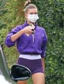 Hailey Baldwin Booty in Shorts, Outside a Friend's House in Beverly Hills