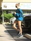 Hailey Bieber Cameltoe at The Juice Bar with Her Gal Pals