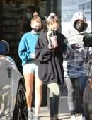 Hailey Bieber Cameltoe at The Juice Bar with Her Gal Pals