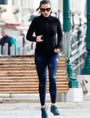 Hayley Atwell Booty, Jogging in Venice