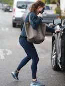 Jennifer Garner Booty, Outside Alfred Coffee in Pacific Palisades