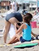 Jennifer Garner in Swimsuit at the Beach in Los Angeles