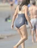 Jennifer Garner in Swimsuit at the Beach in Los Angeles