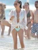 London Shay Goheen in Bikini on the Gold Coast